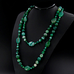 Агат зеленый, разноразмерные круглые с плоскими овалами 18х25мм, бусы "Стихия", длина бус 130см